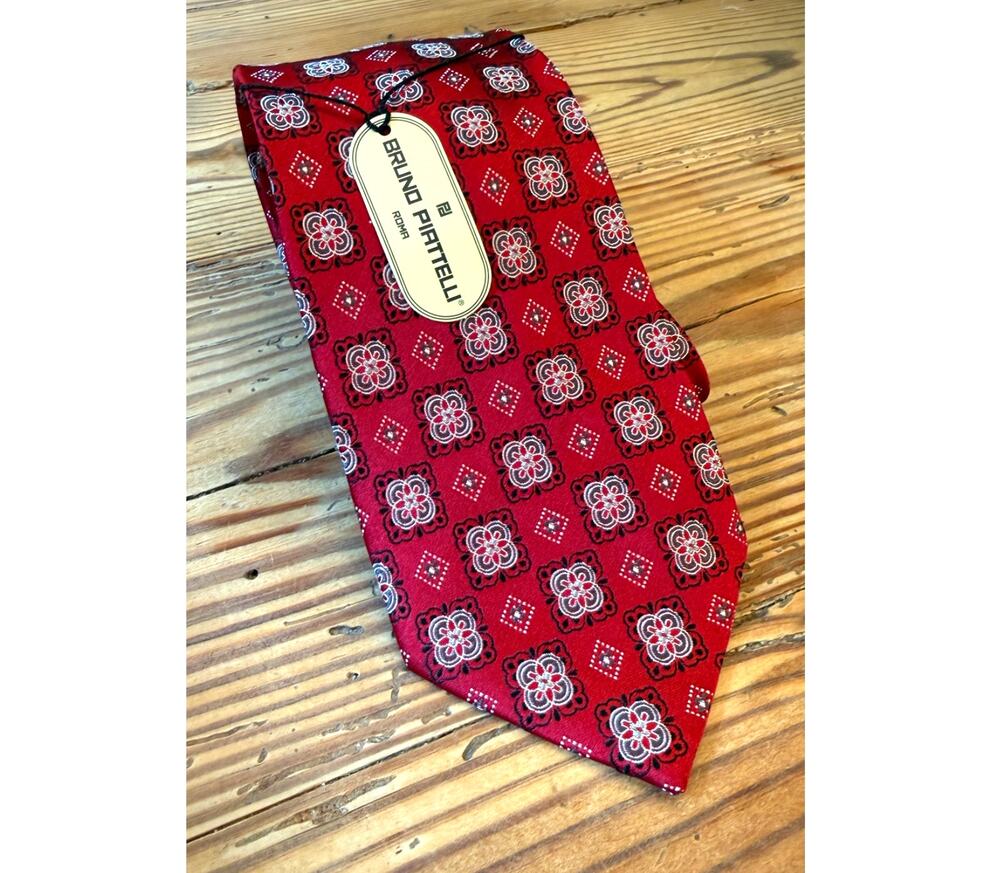 Bruno Piattelli Made in Italy 100% Silk Red Geometric Designer Tie NWT
